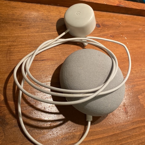 Google Home - Picture 3 of 6